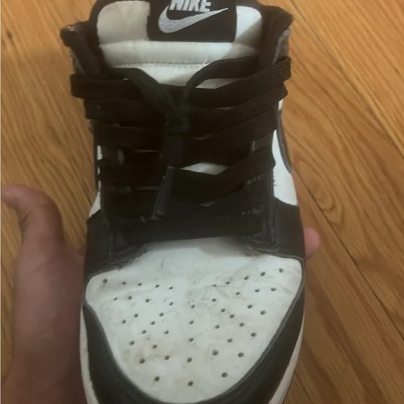 Nike Men's Black and White Low-Top Sneakers - Picture 3 of 4